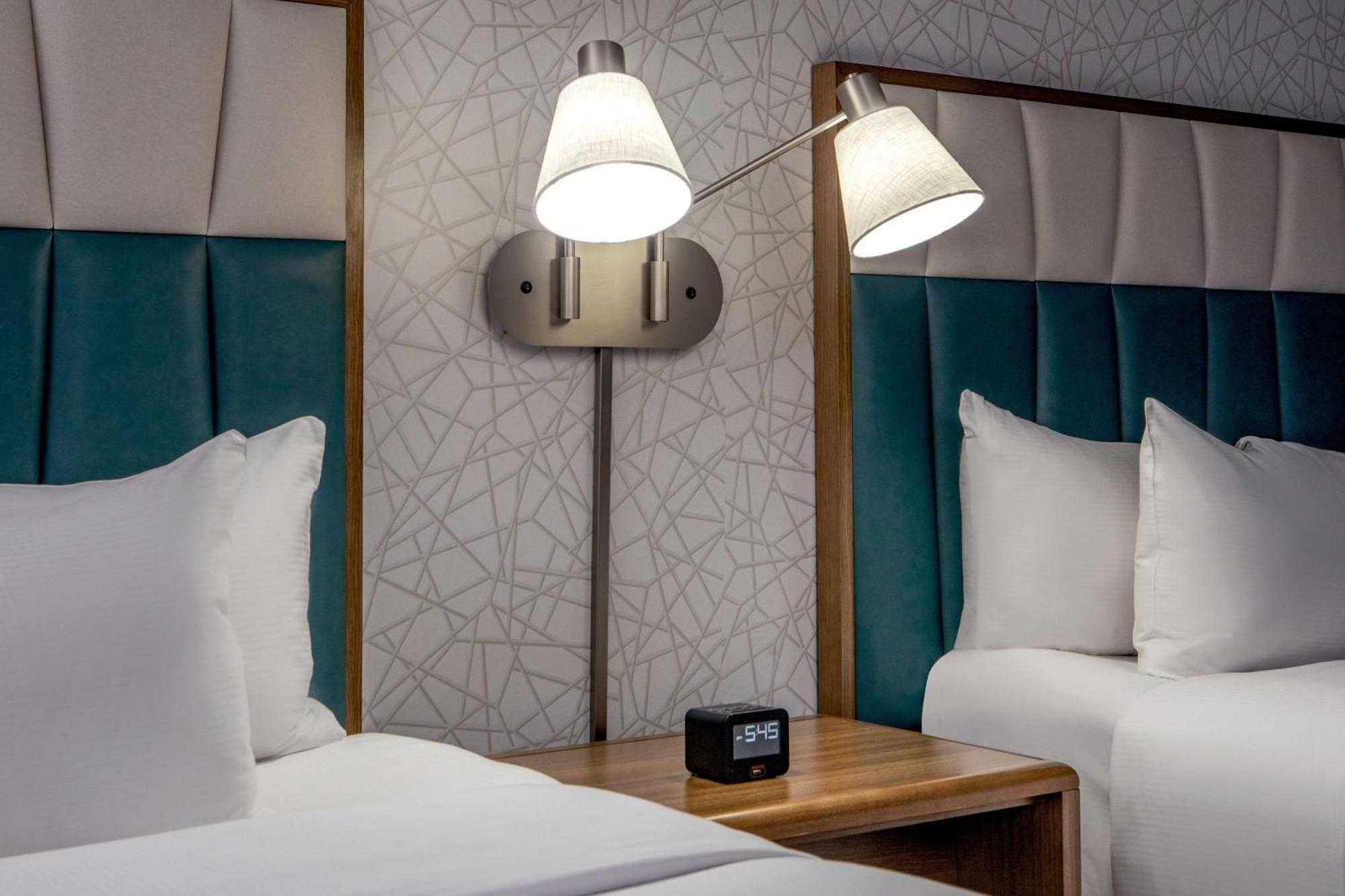 Doubletree By Hilton Boston/Westborough Hotel Екстериор снимка