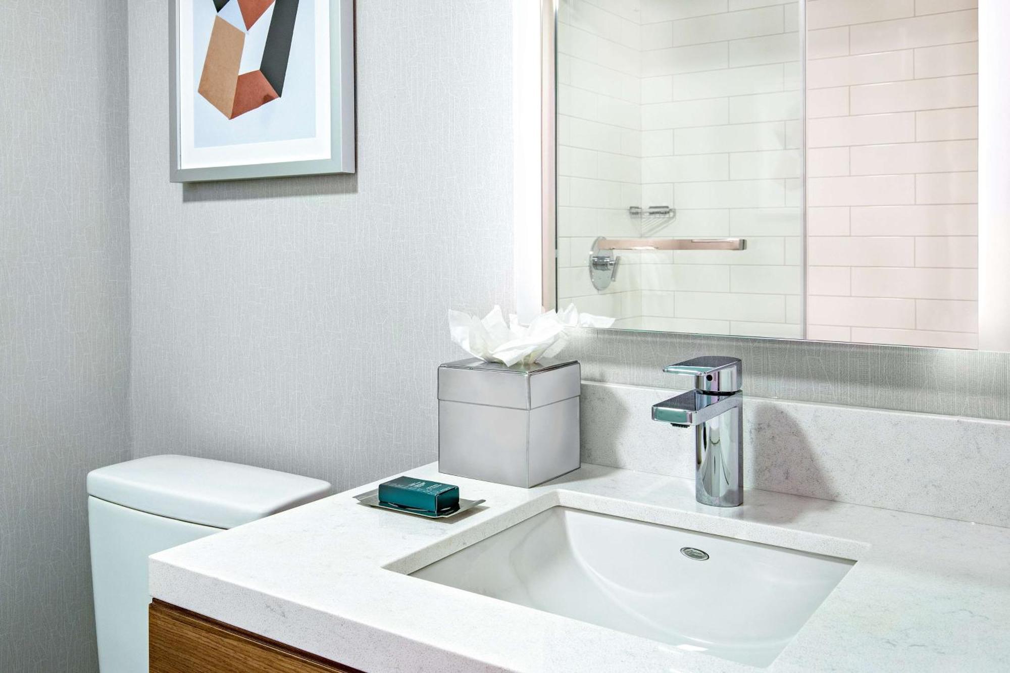 Doubletree By Hilton Boston/Westborough Hotel Екстериор снимка