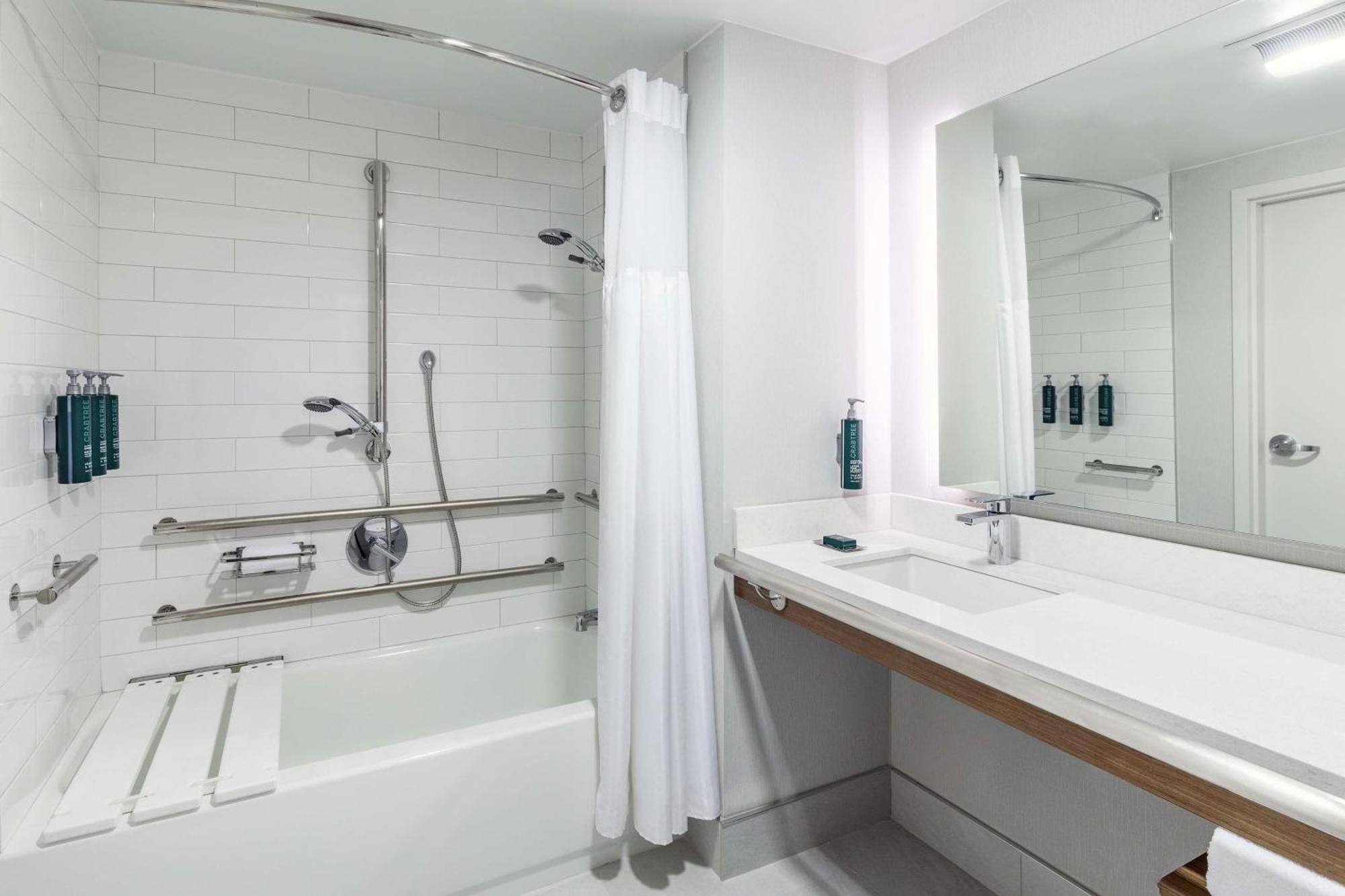 Doubletree By Hilton Boston/Westborough Hotel Екстериор снимка
