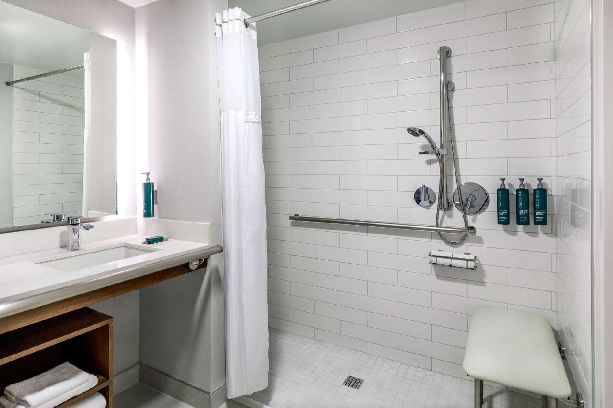 Doubletree By Hilton Boston/Westborough Hotel Екстериор снимка