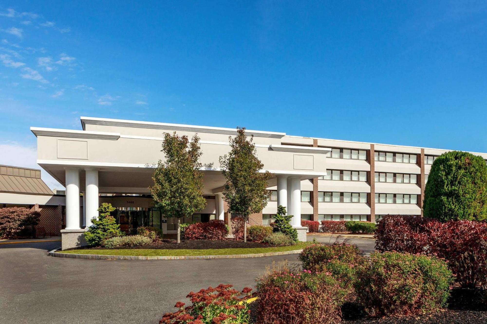 Doubletree By Hilton Boston/Westborough Hotel Екстериор снимка